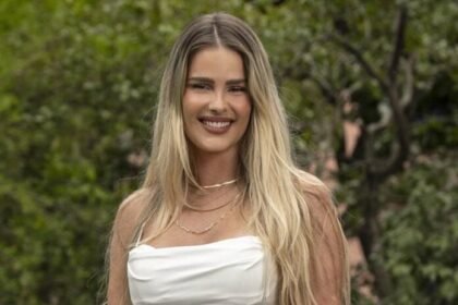 ''Velha demais?'', Yasmin Brunet rebate comentário de internauta e surpreende