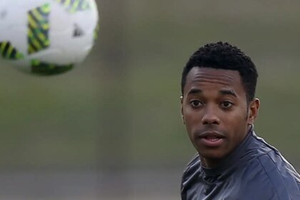 Defesa de Robinho entra com novo habeas corpus no Supremo