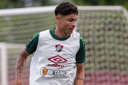 Lateral do Fluminense é suspenso por dois jogos pela Conmebol