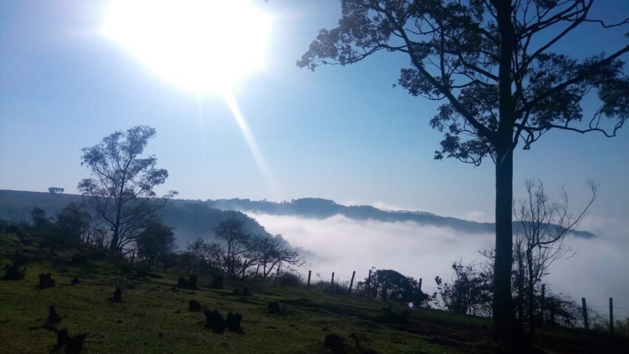 Outono em São Pedro é popício para avistamento do chamado mar de nuvens