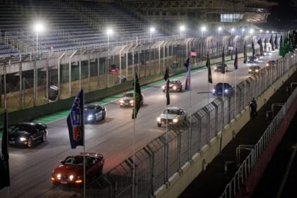 Ford faz desfile em SP para comemorar 60 anos do Mustang