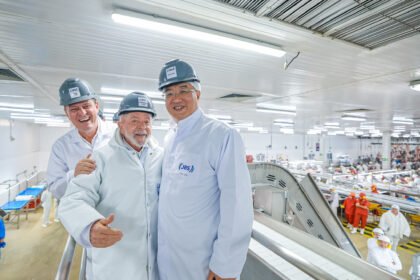 Com Wesley e Joesley Batista, Lula visita fábrica da JBS em reduto bolsonarista