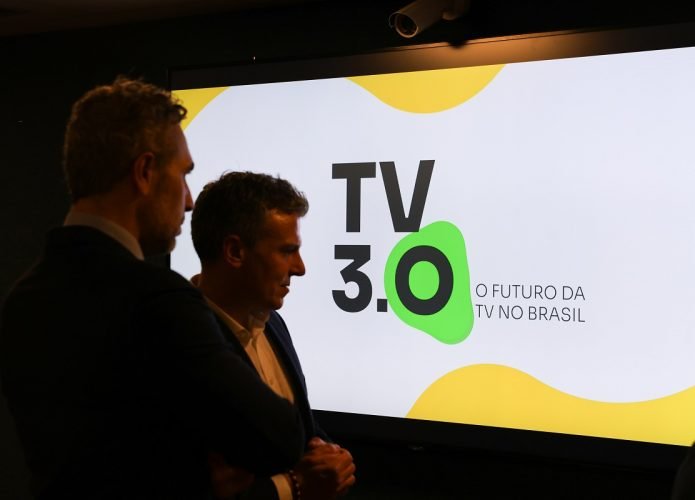 Governo estuda criar linhas de crédito para emissoras visando estimular adoção da TV 3.0