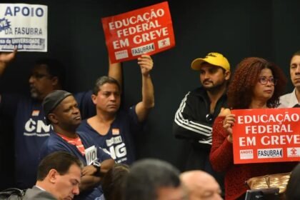 Governo estuda negociar reajustes com diferentes categorias de servidores públicos