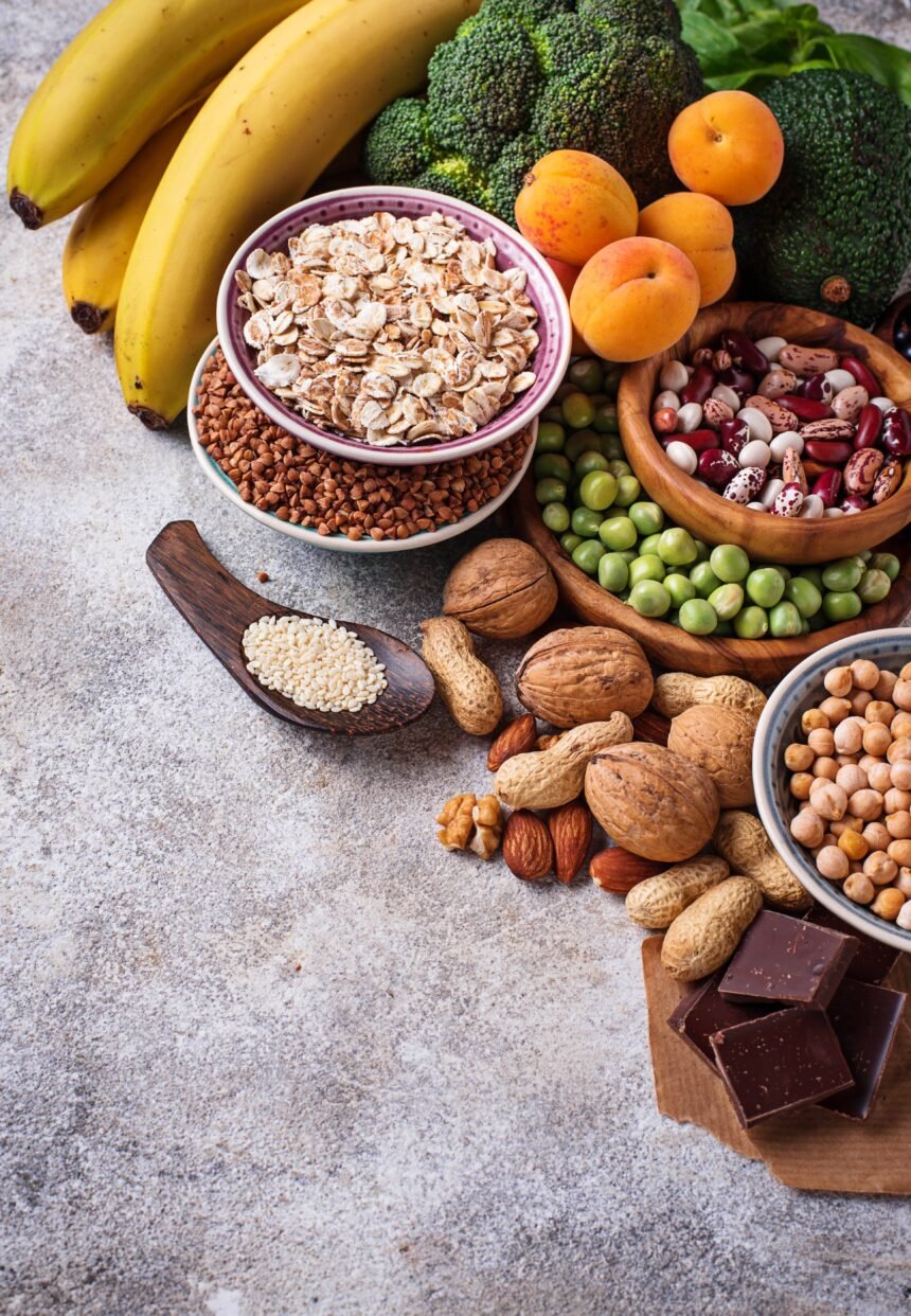 BEM ESTAR - Webstory- Magnésio - Saúde  - ( NÃO USAR APÓS O DIA 25/11, CONSULTAR A FOTOGRAFIA ) - Assortment of product containing magnesium. Healthy diet food. Photo Yulia Furman/Adobe Stock