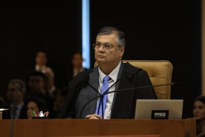 Dino diz que ofício da Câmara não traz 'informações essenciais' e dá até as 20h para novas explicações sobre emendas | Política